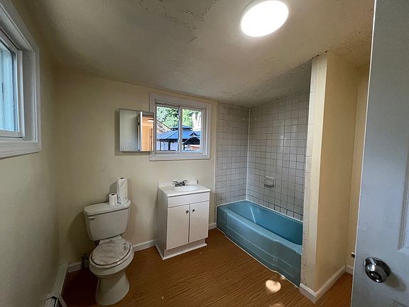 3rd image of 280 Bishop St