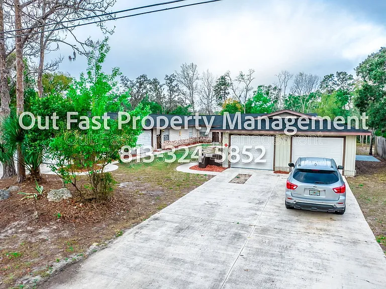 1273 Sylvia Ave — Photo 3