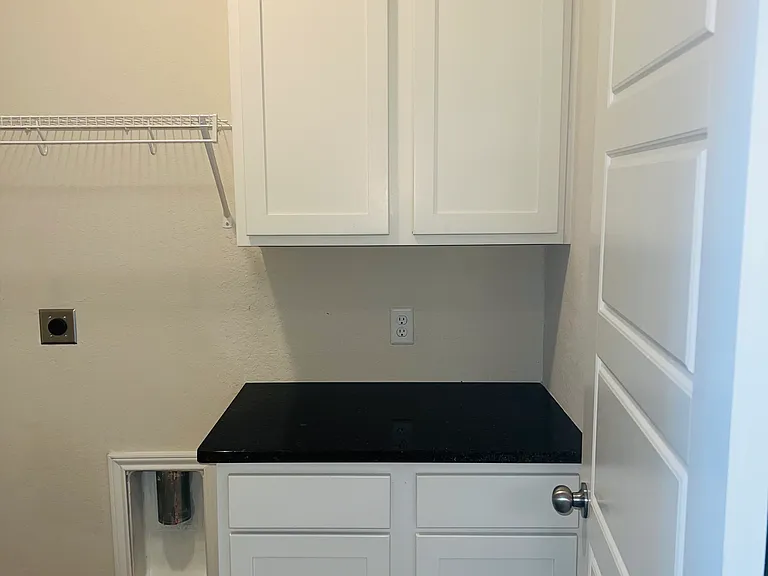 603 Hirsch Trl — Photo 6