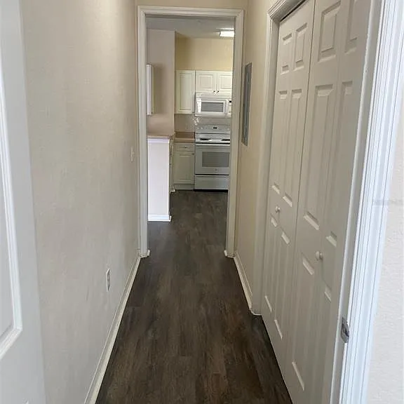 18001 Richmond Place Dr #222 — Photo 2