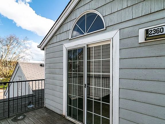 2nd image of 2360-2366 Willamette St #3