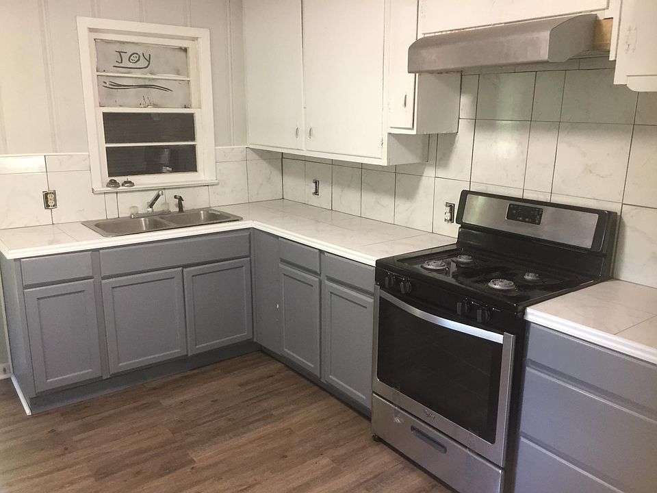 2nd image of 1904 Henry Ave