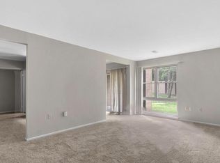 2202 Greenery Ln #10222, Silver Spring, MD 20906