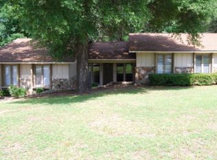 811 Gonzales Dr, Dothan, AL 36305