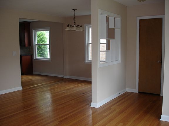 4th image of 7920 N Kedvale Ave