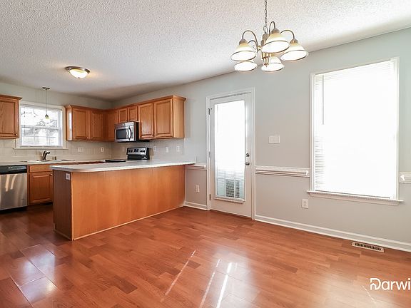 5th image of 928 Shannondale Dr