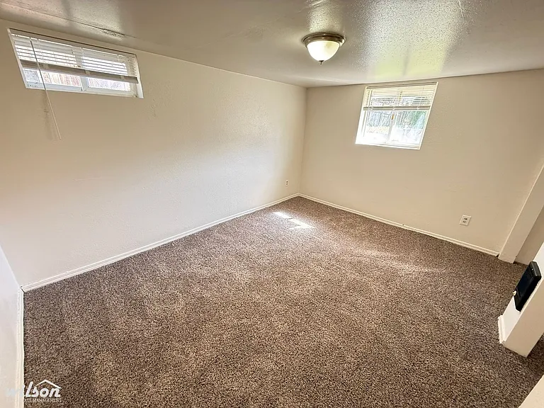 1005 S 33rd Ave — Photo 12