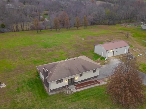 207 Evergreen St, Wood Heights, MO 64024