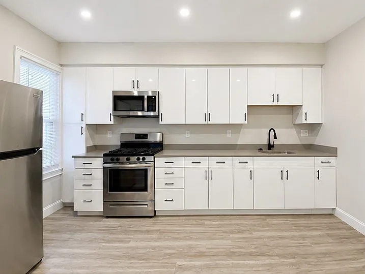 2 bed, 1.0 bath, 650 sqft, $2,600 — Photo 2