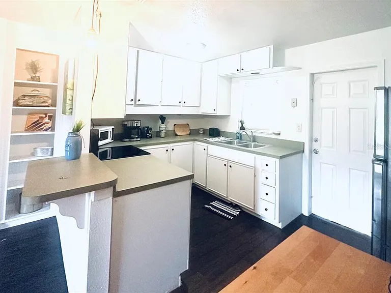 4716 W Wisconsin Ave — Photo 4