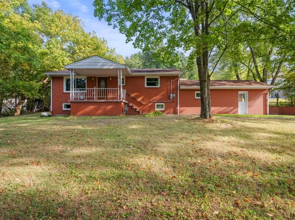 4001 Crissman Dr, Aliquippa, PA 15001