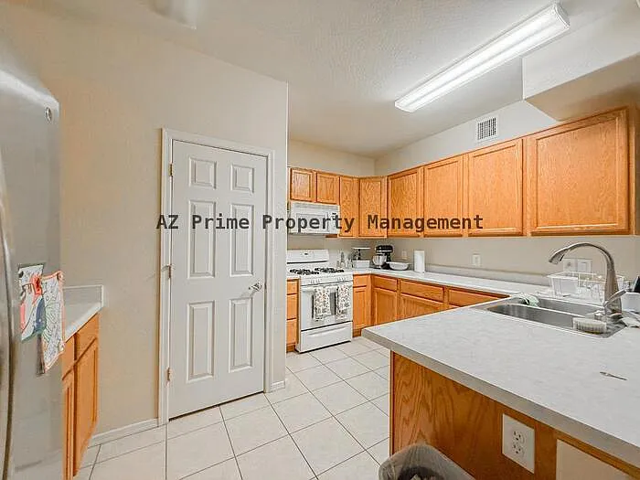 1147 Mary Dr — Photo 18