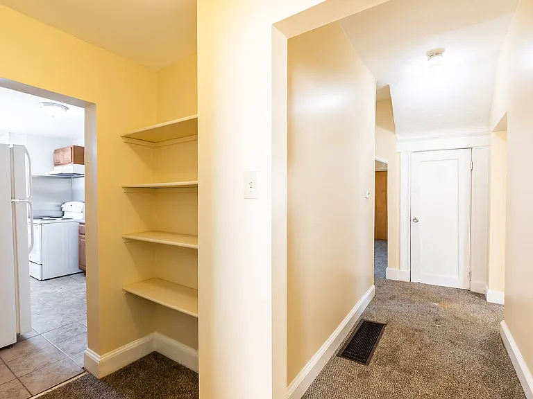 811 Lexington Ave #1 — Photo 14
