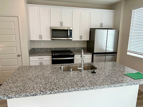 5th image of 40372 Melrose Dr