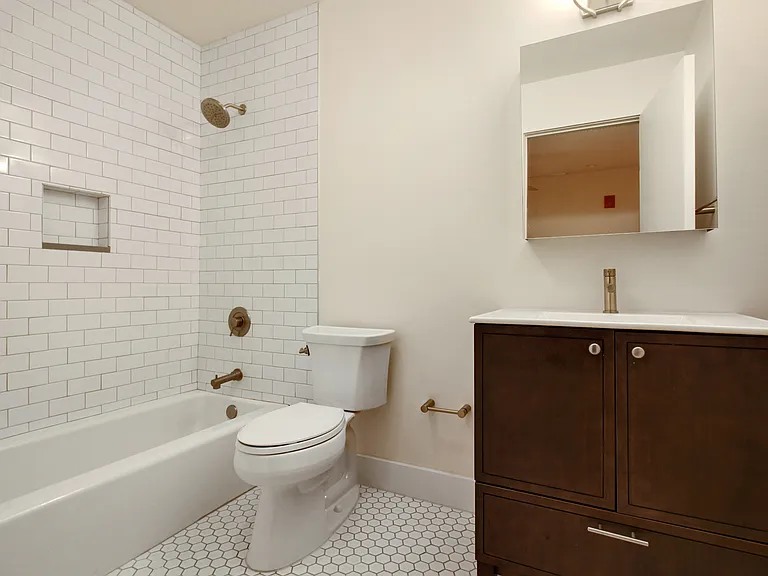 108 W Broughton St #3C — Photo 1