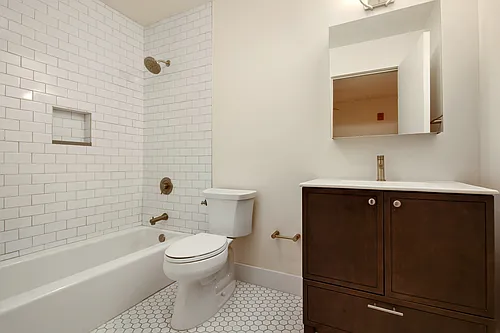 108 W Broughton St #3C Photo 1