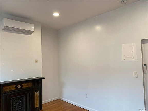 4th image of 36-13 34th St