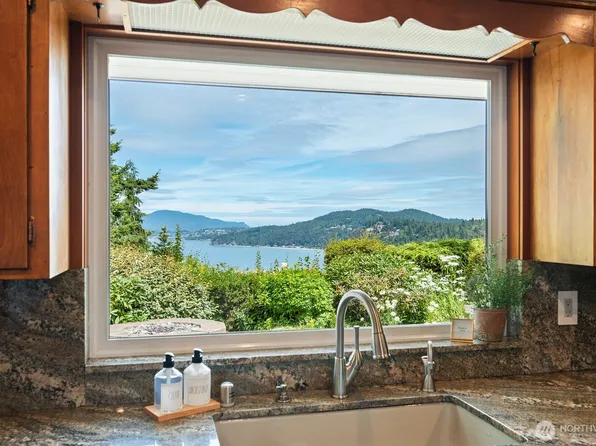 4053 Edith Point Road, Anacortes, WA 98221
