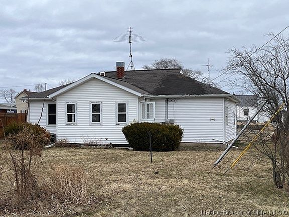 4th image of 706 N Main Street