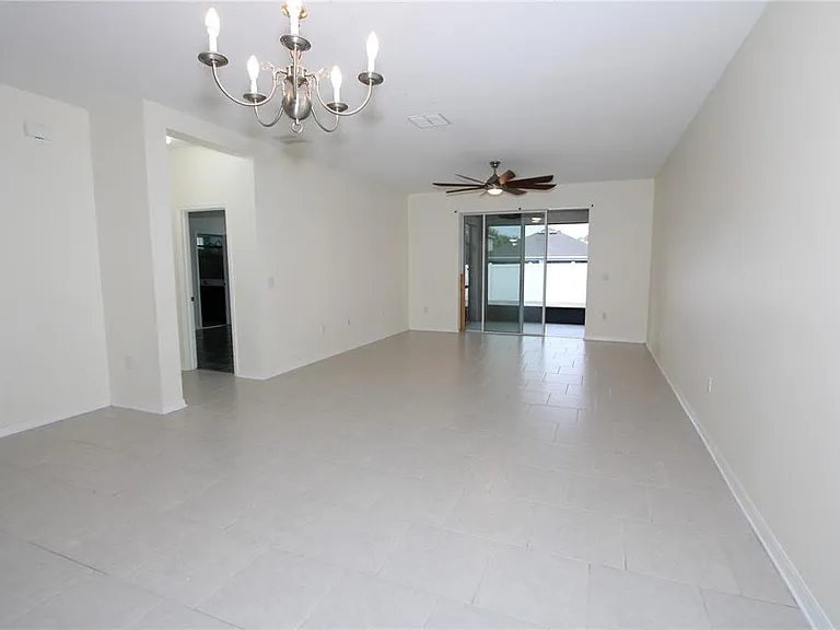 2380 Sanderling St — Photo 16