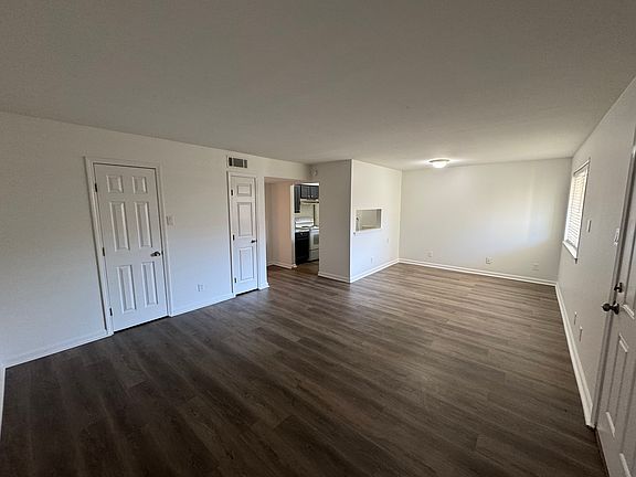 4th image of 1512 Lake Ave APT M