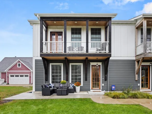 6 Port Pl, Ottawa, IL 61350