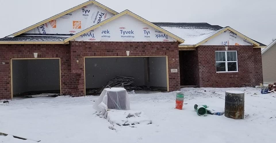 1st image of 229 Emerald Way W