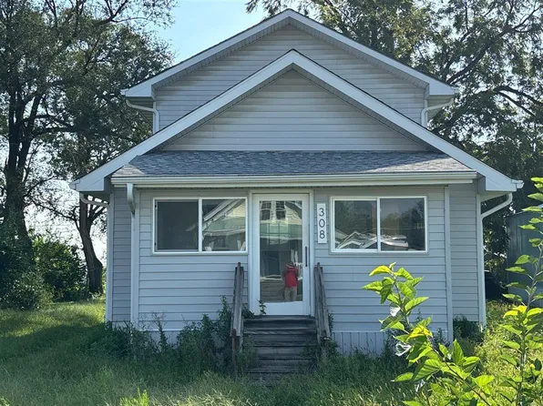 308 SE 1st St, Melcher, IA 50163
