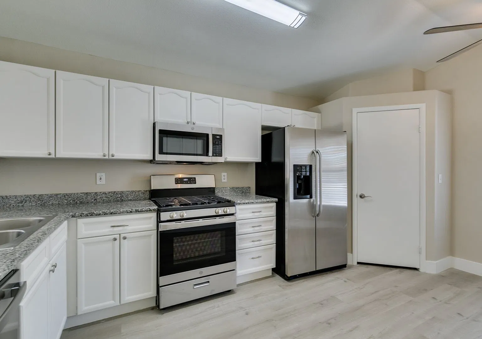 Charming single-story home in the Northwest! — Photo 4