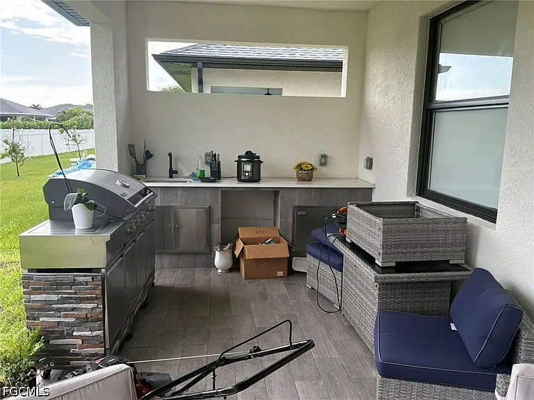 2506 SW Embers Ter — Photo 2