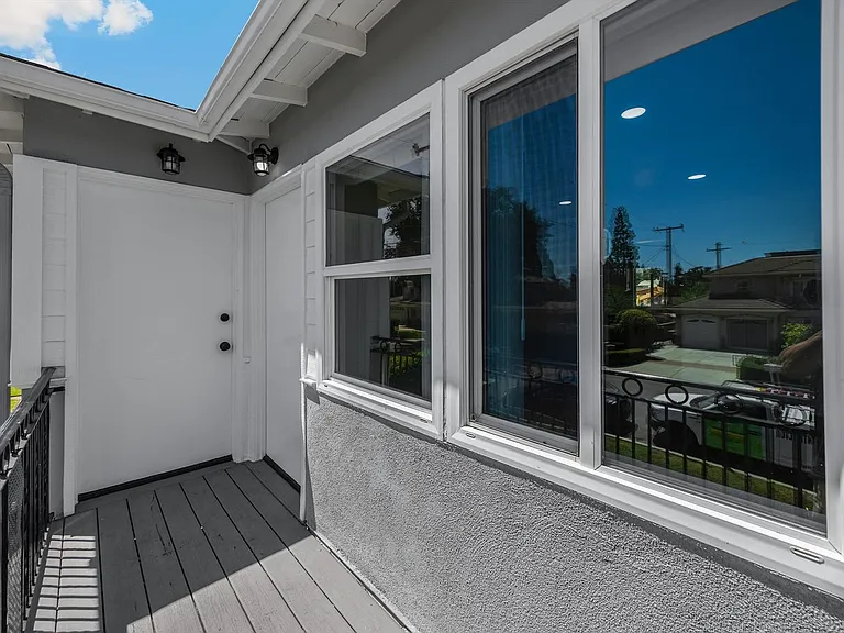15 Christina St — Photo 29