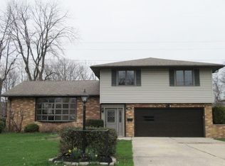 7030 Middlebrook Blvd, Middleburg Heights, OH 44130