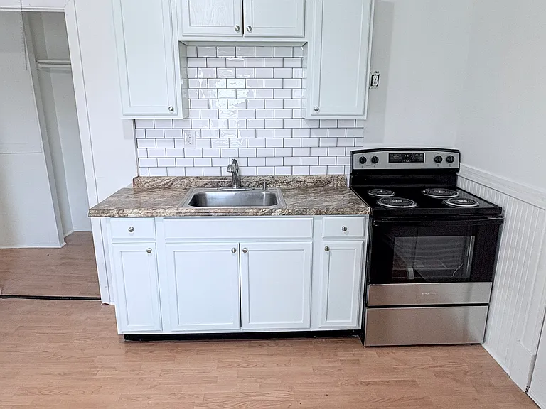 90 West St #2R — Photo 1