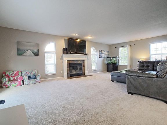 4th image of 6118 Glennsbury Ct
