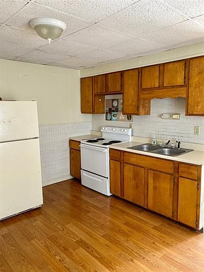 2nd image of 1855 1/2 W 6th Ave #1-14115340
