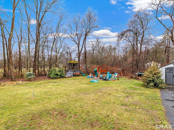 4th image of 24 Valley Road