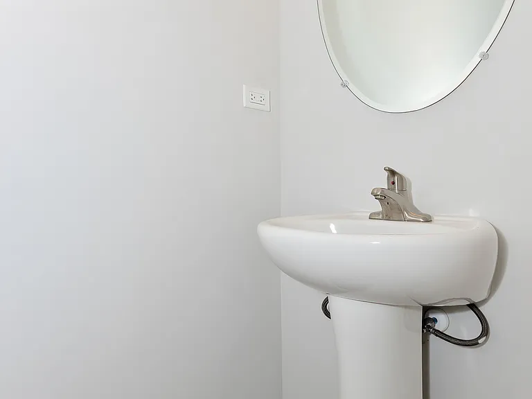 Modern Bathroom Oasis