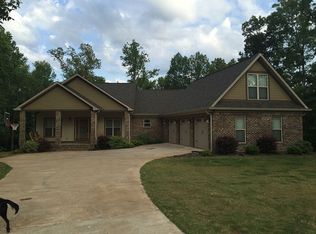 115 Deer Creek Dr, Forsyth, GA 31029