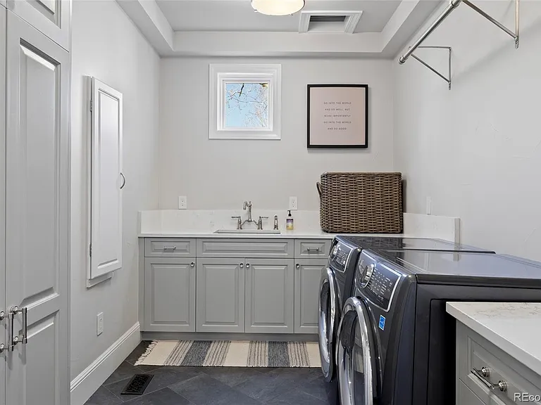 1350 E Greenwood Ln — Photo 19