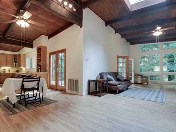 3rd image of 450 Coon Heights Rd
