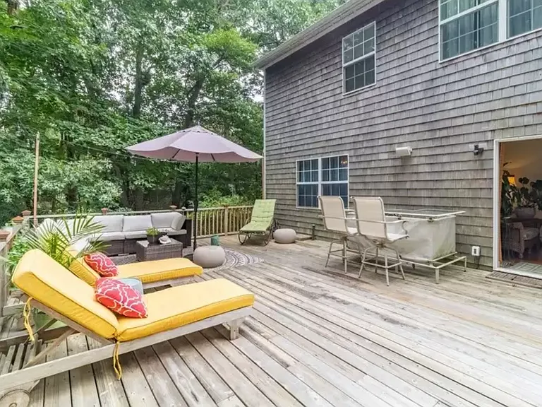 24 Wendy Ln — Photo 6