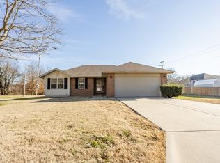 802 S Fountain Avenue, Republic, MO 65738
