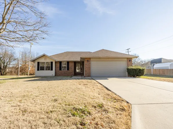 802 S Fountain Avenue, Republic, MO 65738