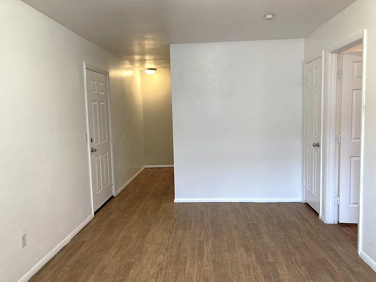 Indigo Apartments — Photo 25