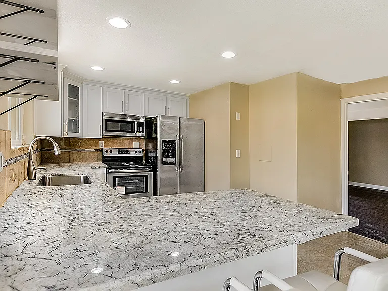 6204 S 118th Pl — Photo 11