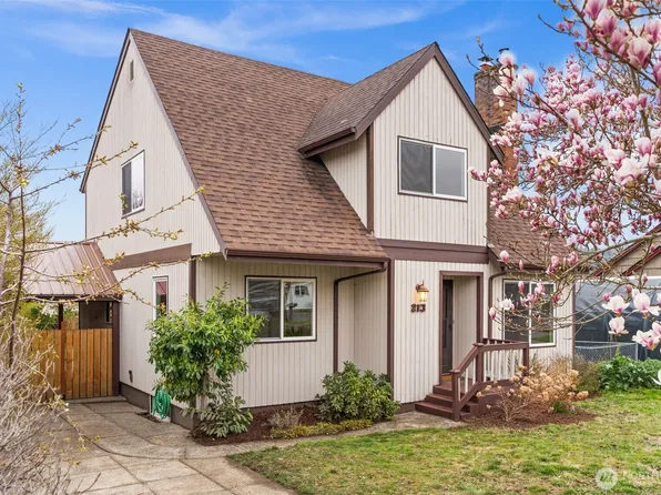 213 Pennsylvania Avenue N, Eatonville, WA 98328