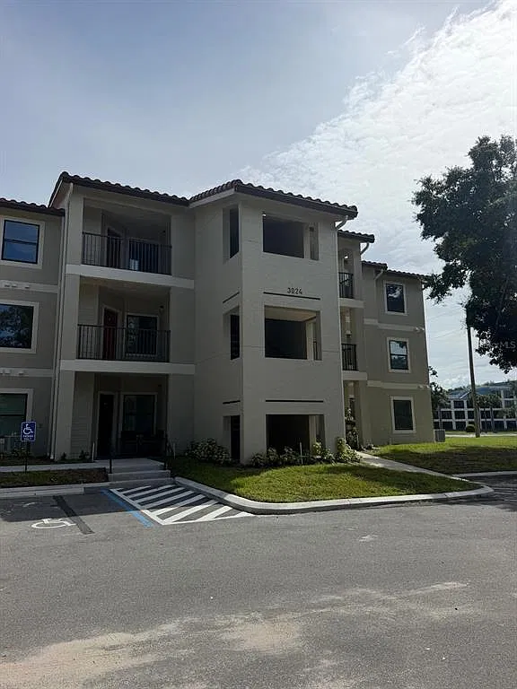 2 bed, 2.0 bath, 937 sqft, $1,650 — Photo 1