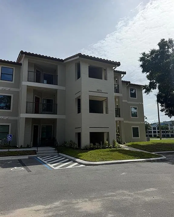 3024 Parkway Blvd #305