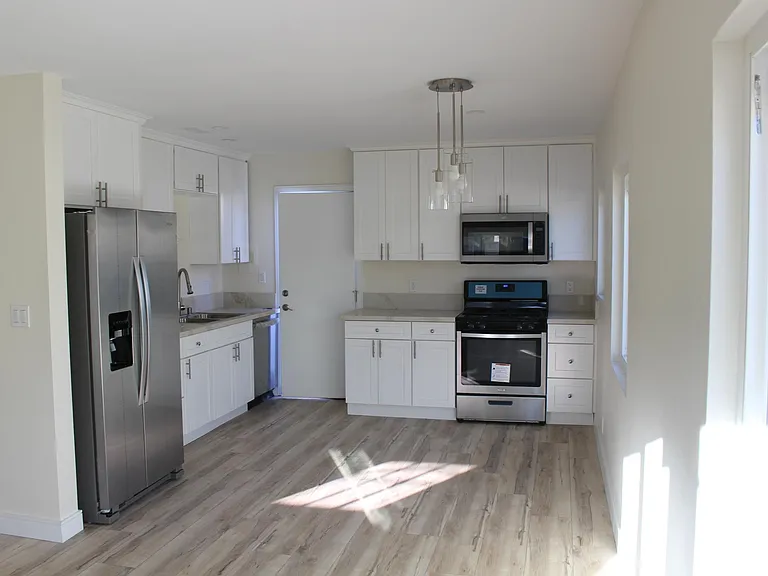 2521 N Brighton St — Photo 4
