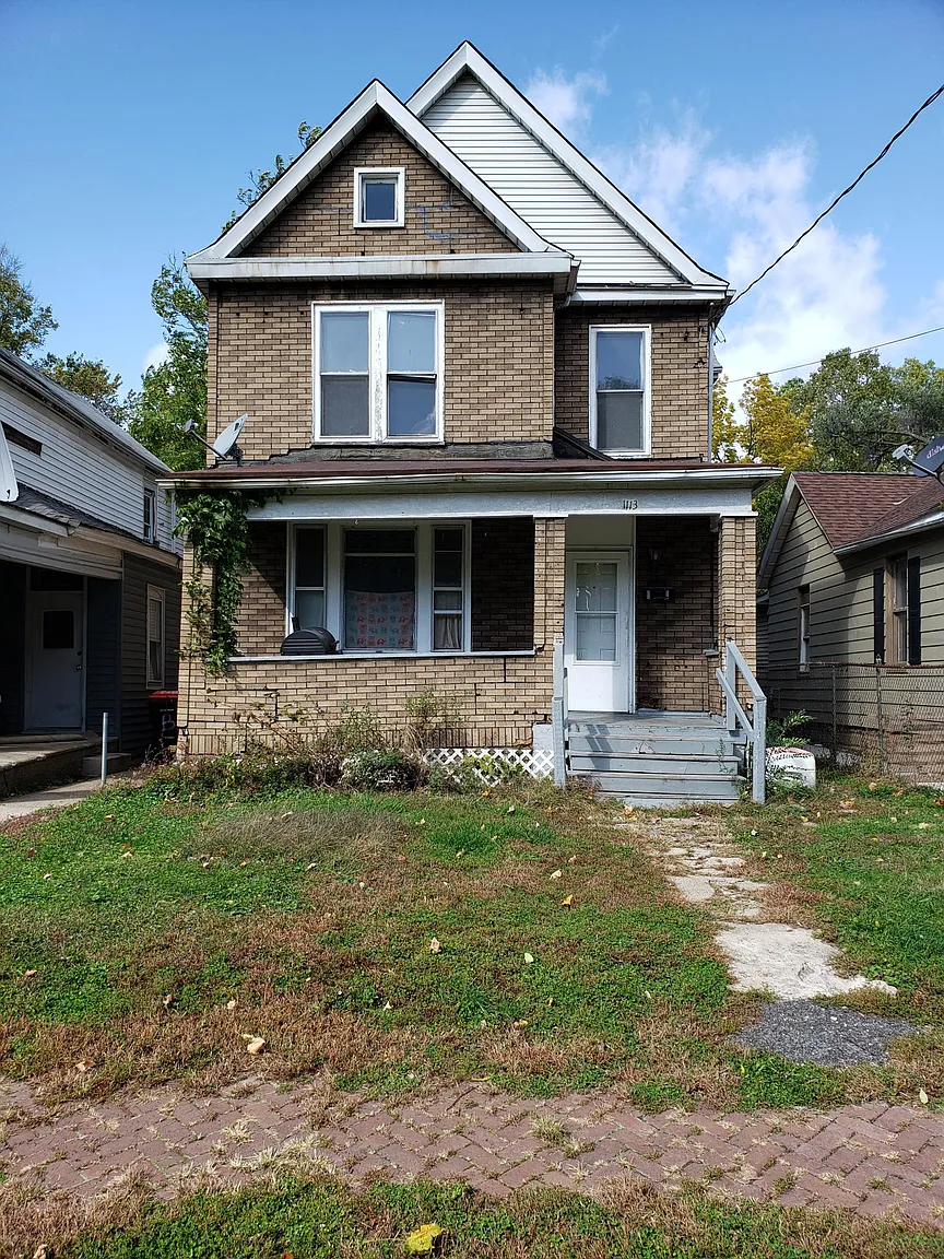 1113 NE Perry Ave photo 1